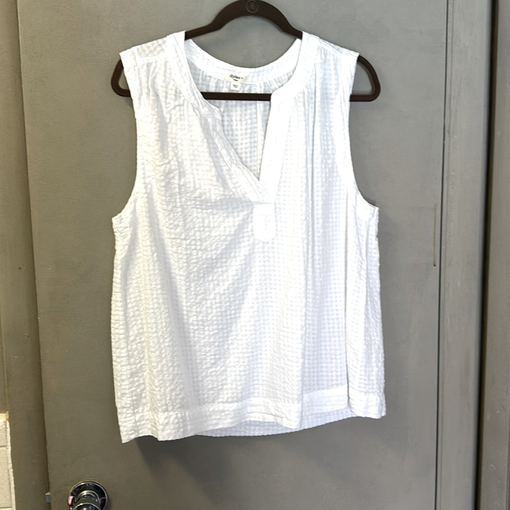 Sleeveless cotton “crinkle” blouse
